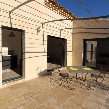 Appartement Calme Et Lumineux Paradou Exterior photo